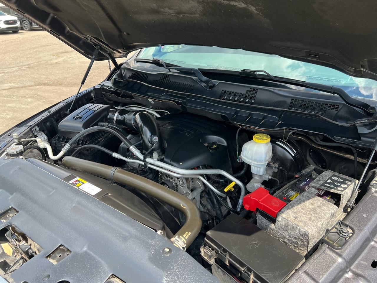 RAM 1500 Classic SLT 4x4 Crew Cab 6'4" Box 2019
