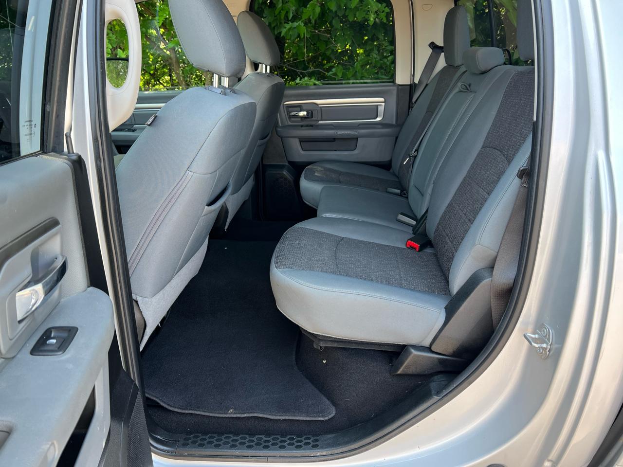 RAM 1500 Big Horn 4x4 Crew Cab 5'7" Box 2018