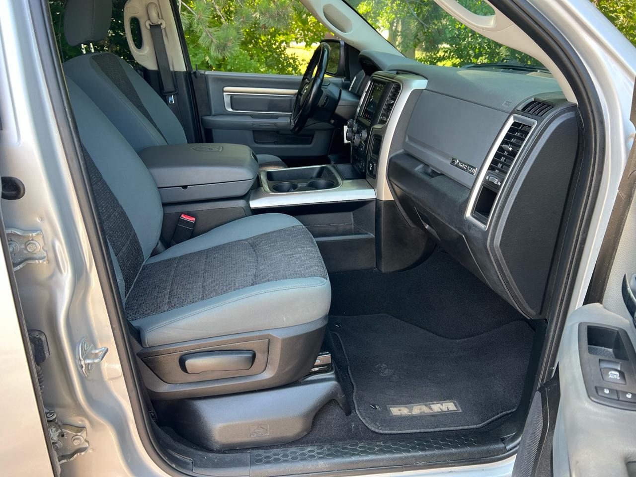 RAM 1500 Big Horn 4x4 Crew Cab 5'7" Box 2018