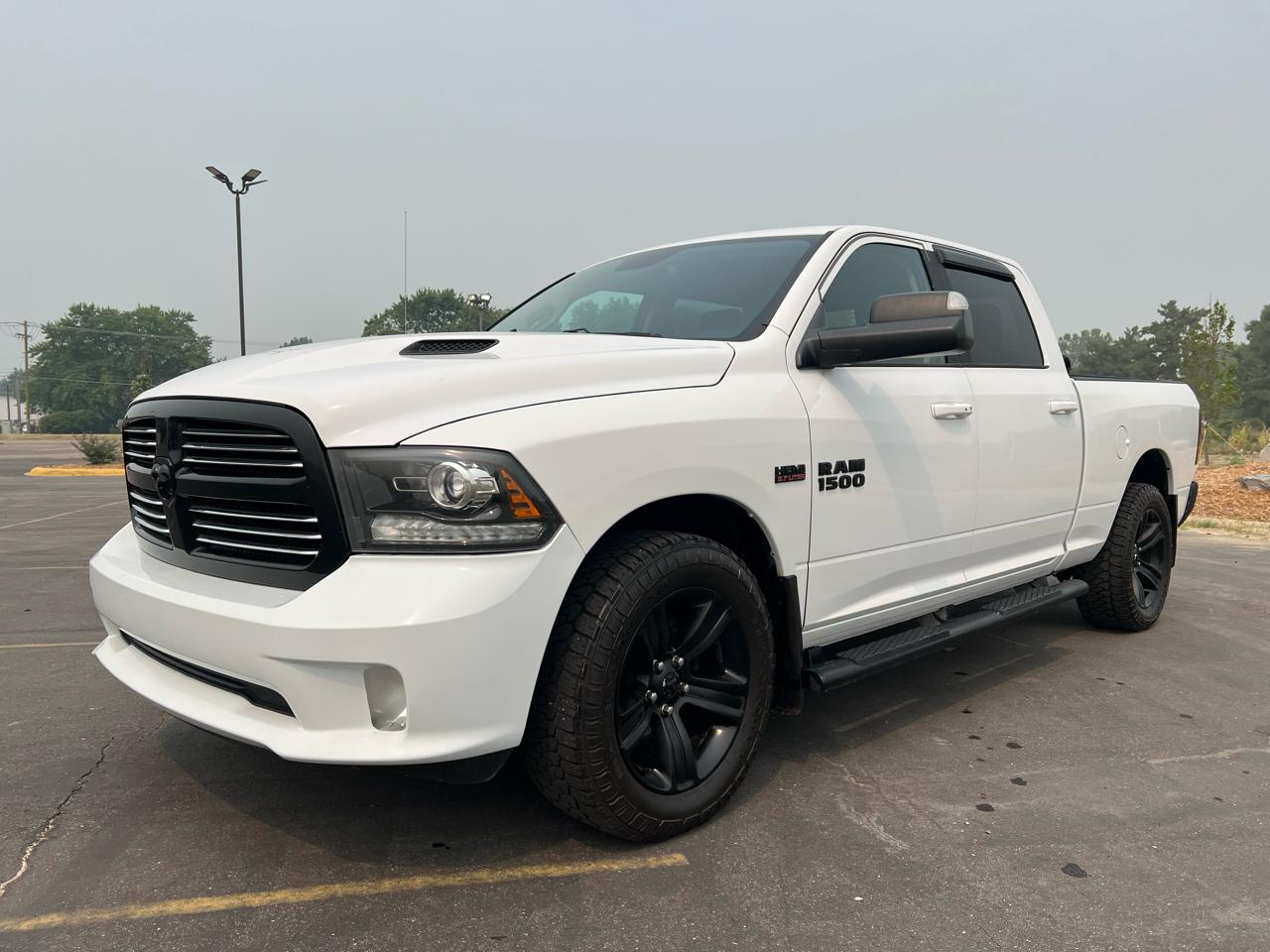 RAM 1500 4WD Crew Cab 149" Sport 2017