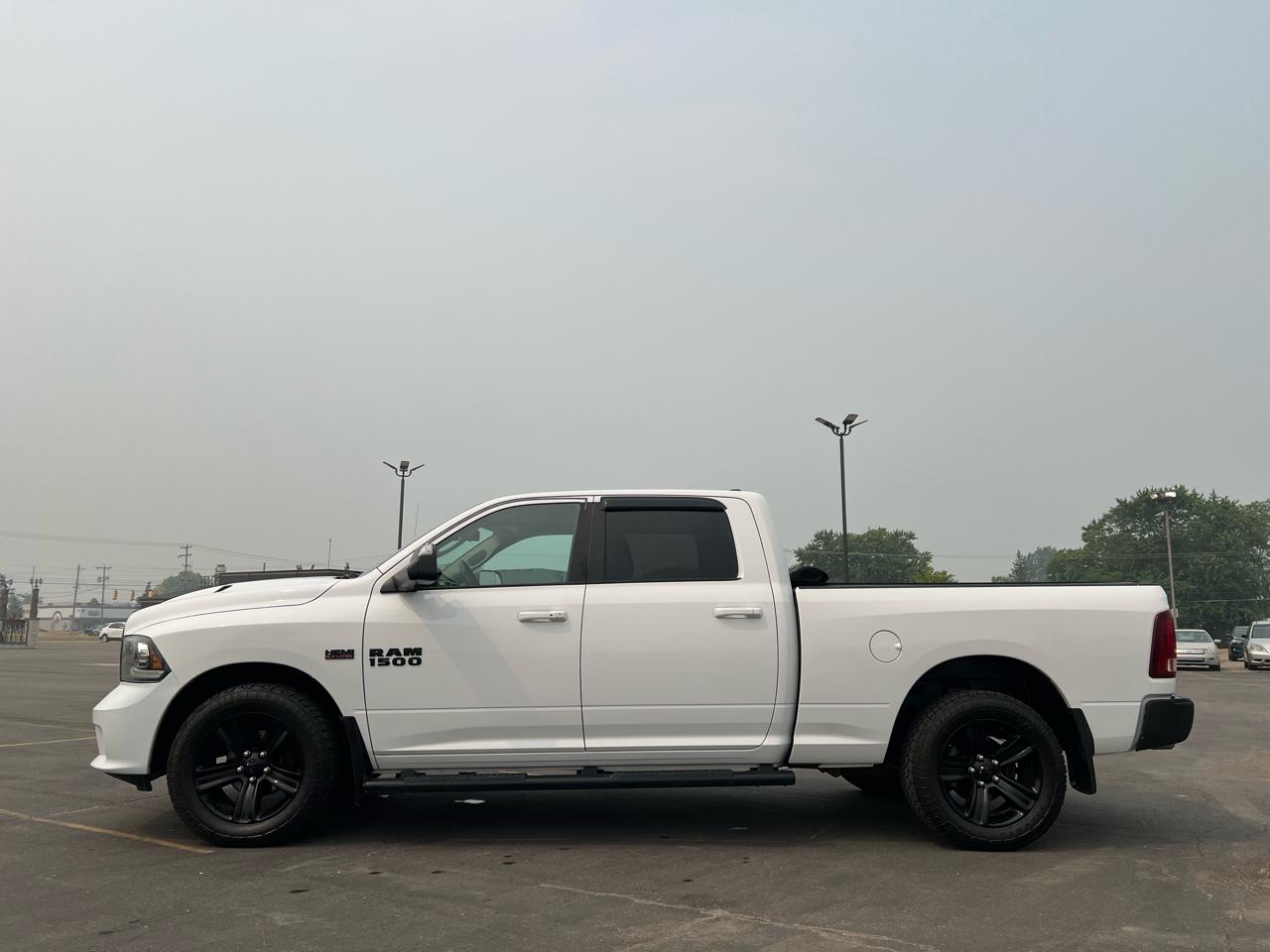 RAM 1500 4WD Crew Cab 149" Sport 2017
