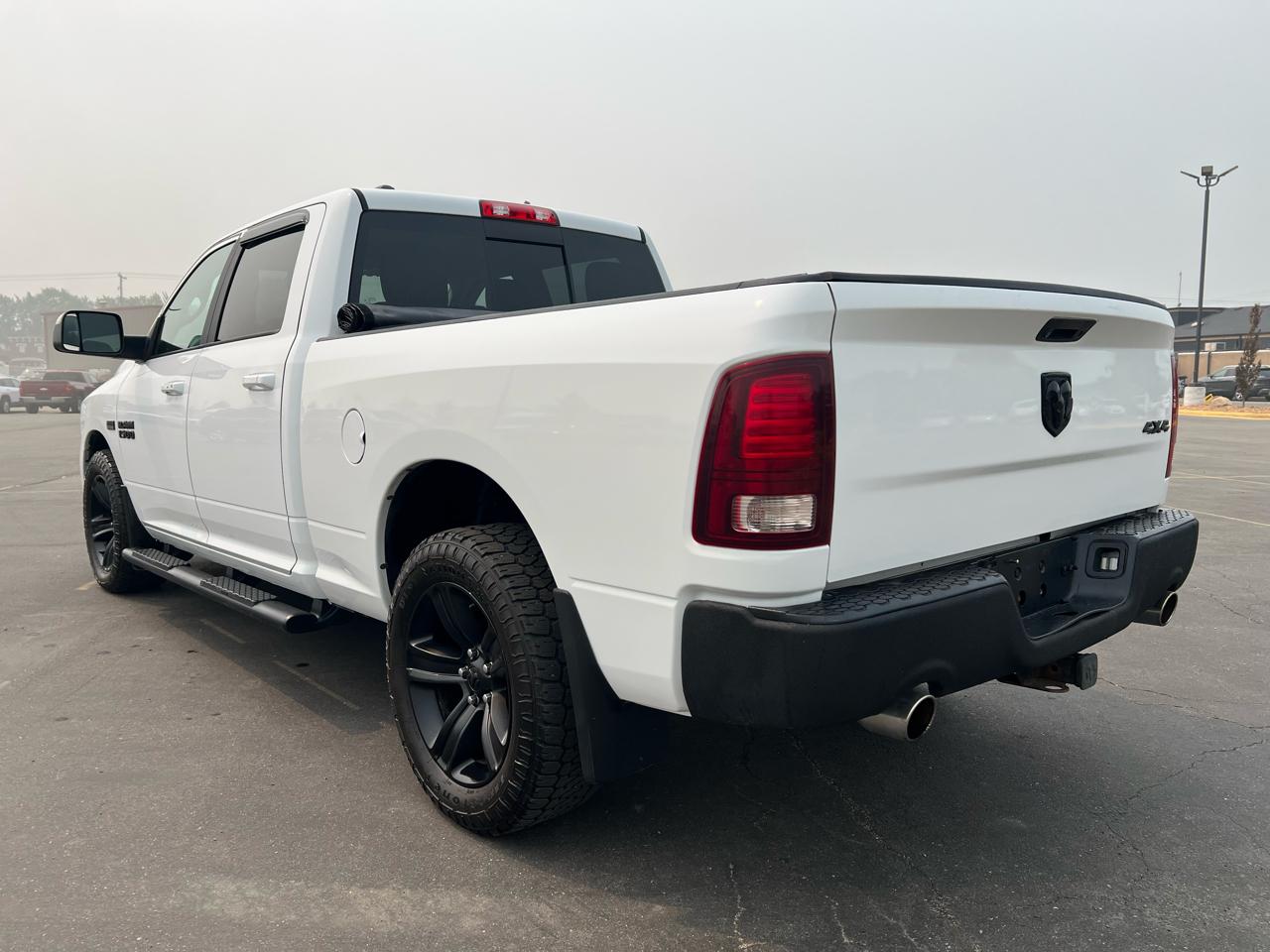 RAM 1500 4WD Crew Cab 149" Sport 2017