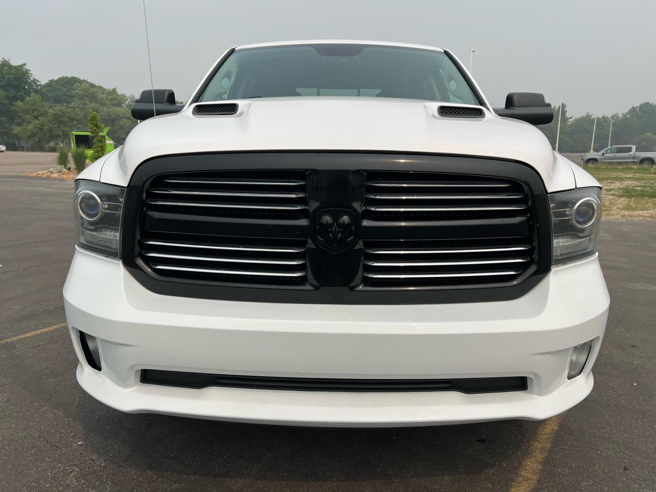 RAM 1500 4WD Crew Cab 149" Sport 2017