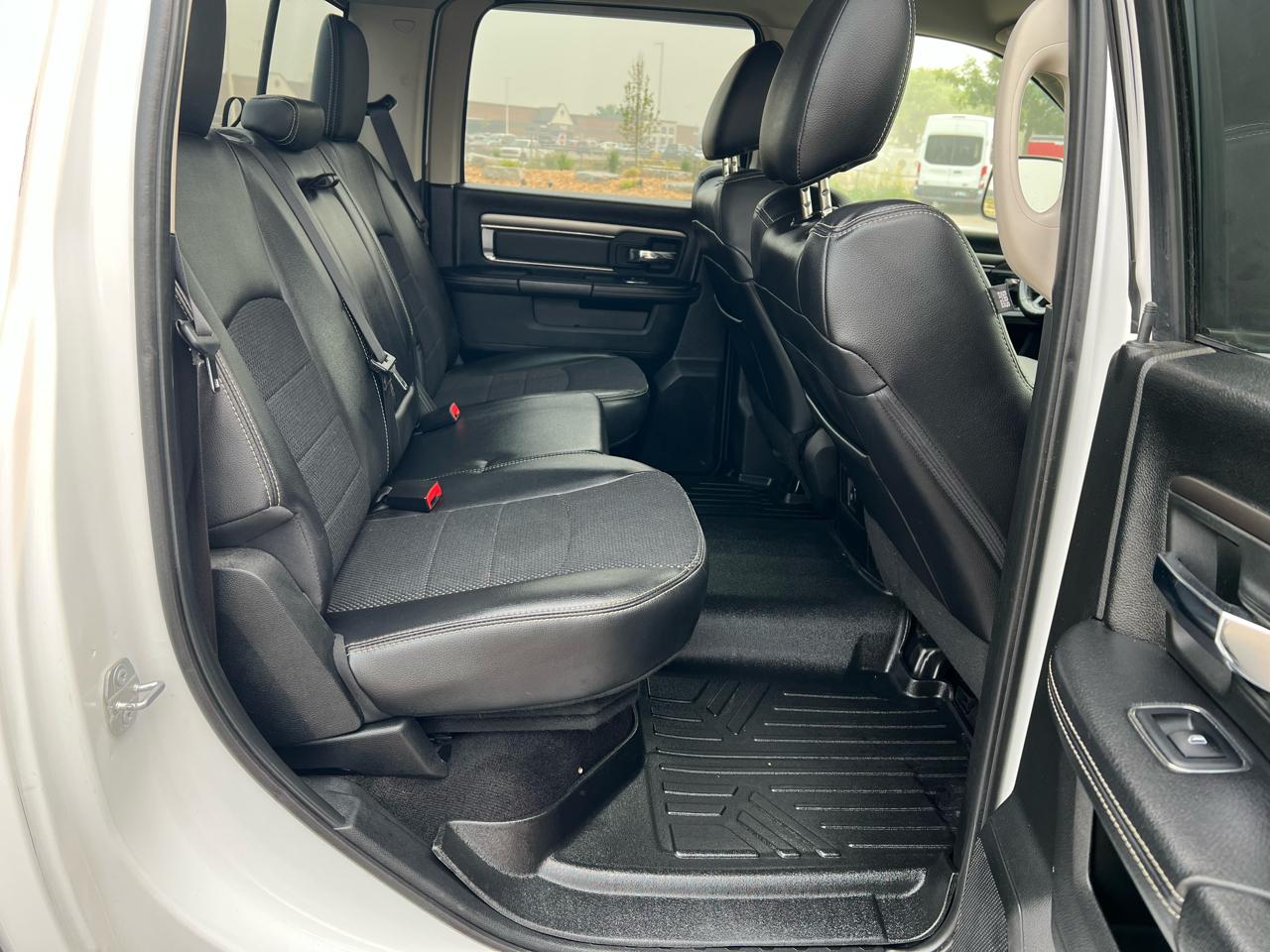 RAM 1500 4WD Crew Cab 149" Sport 2017