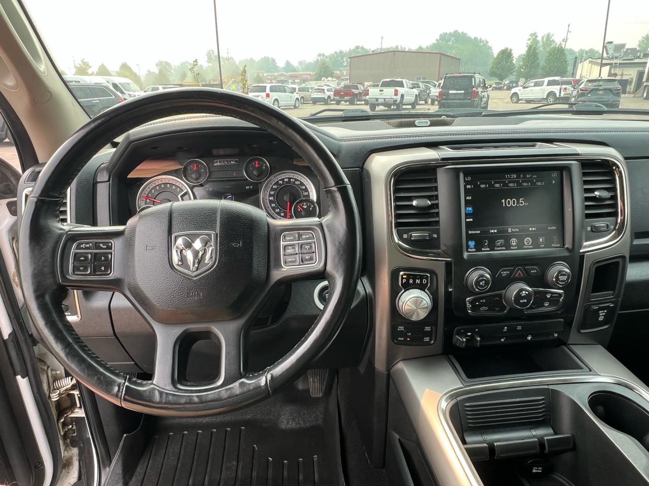 RAM 1500 4WD Crew Cab 149" Sport 2017