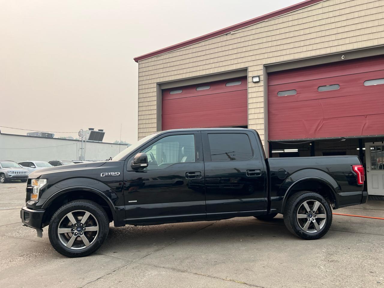 Ford F-150 4WD SuperCrew 145" Lariat 2016