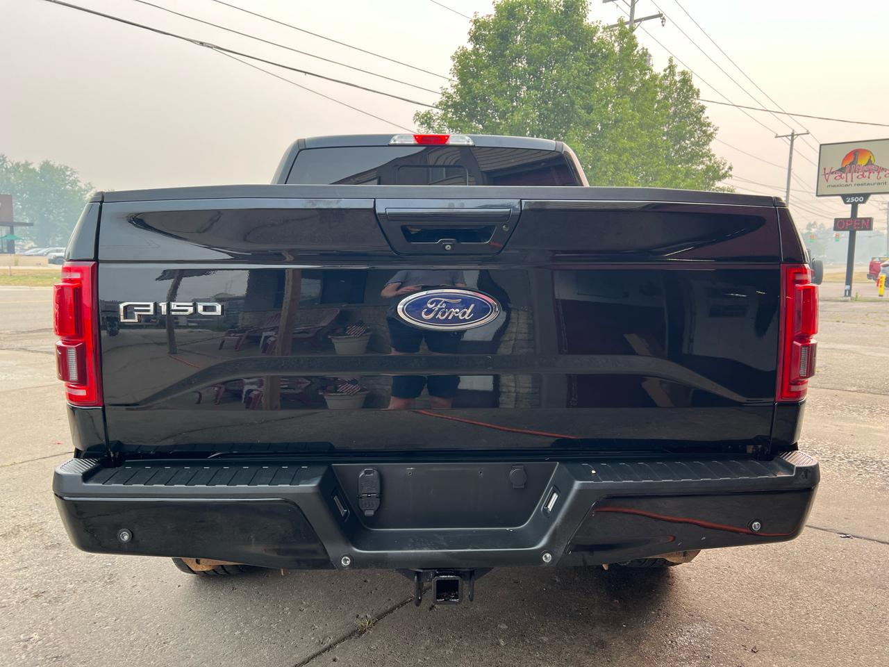 Ford F-150 4WD SuperCrew 145" Lariat 2016