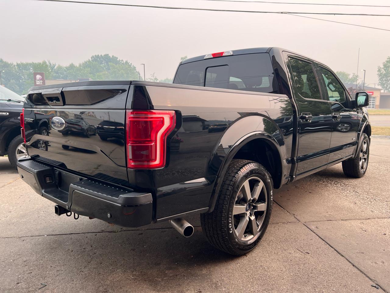 Ford F-150 4WD SuperCrew 145" Lariat 2016