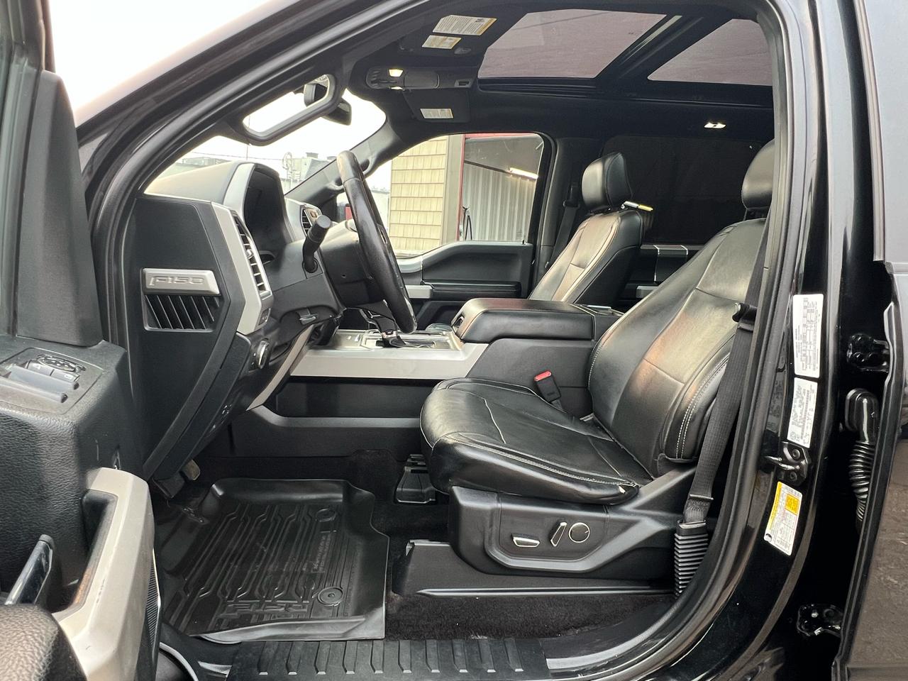 Ford F-150 4WD SuperCrew 145" Lariat 2016
