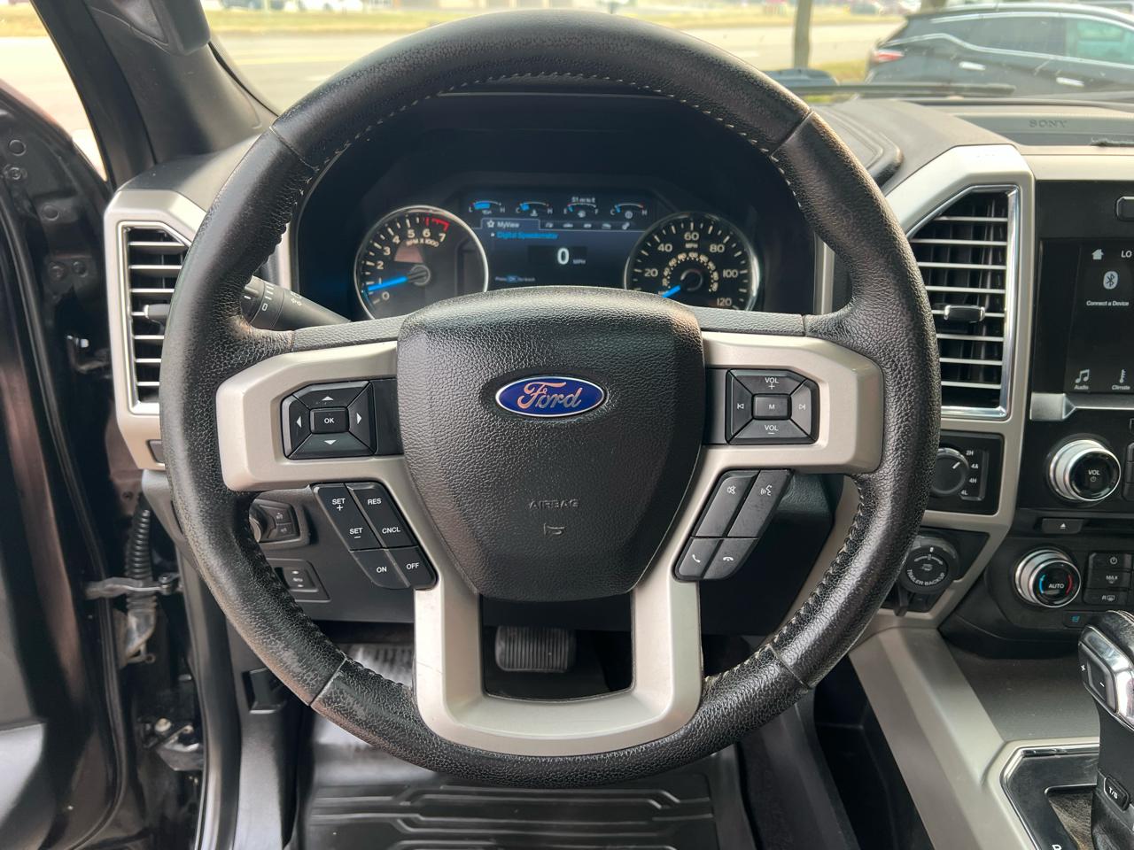 Ford F-150 4WD SuperCrew 145" Lariat 2016