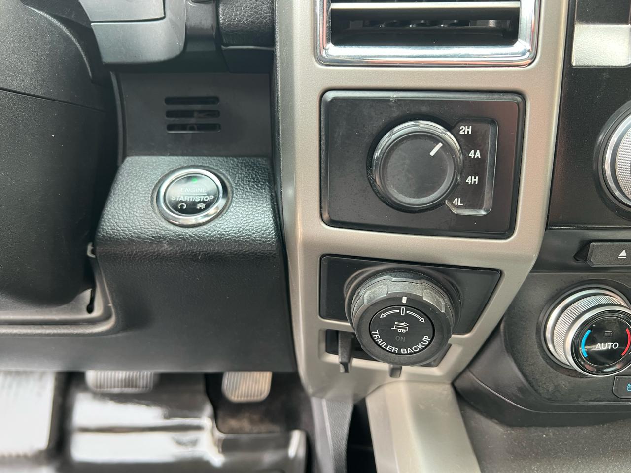 Ford F-150 4WD SuperCrew 145" Lariat 2016