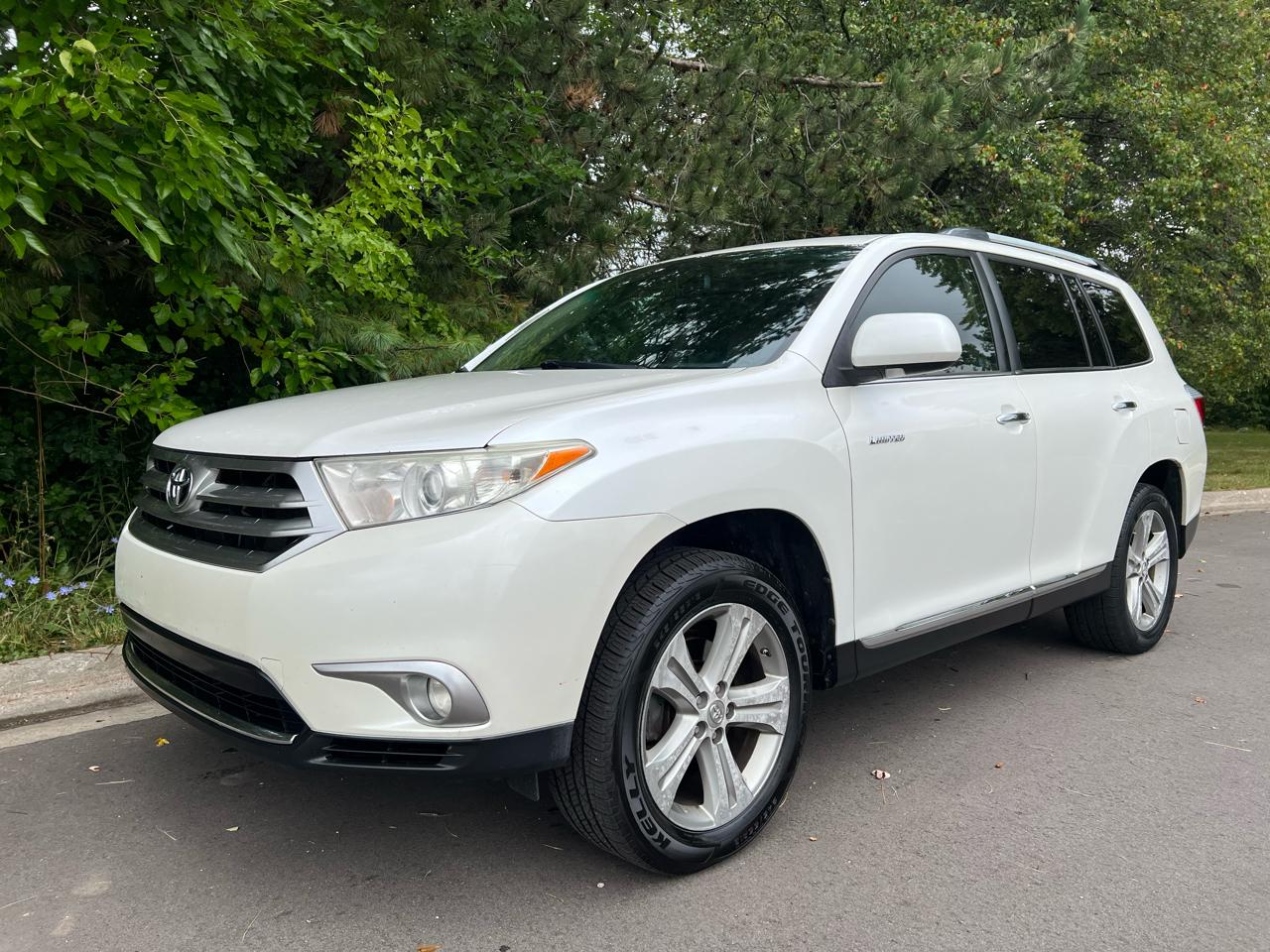 Toyota Highlander FWD 4dr V6 Limited (Natl) 2012