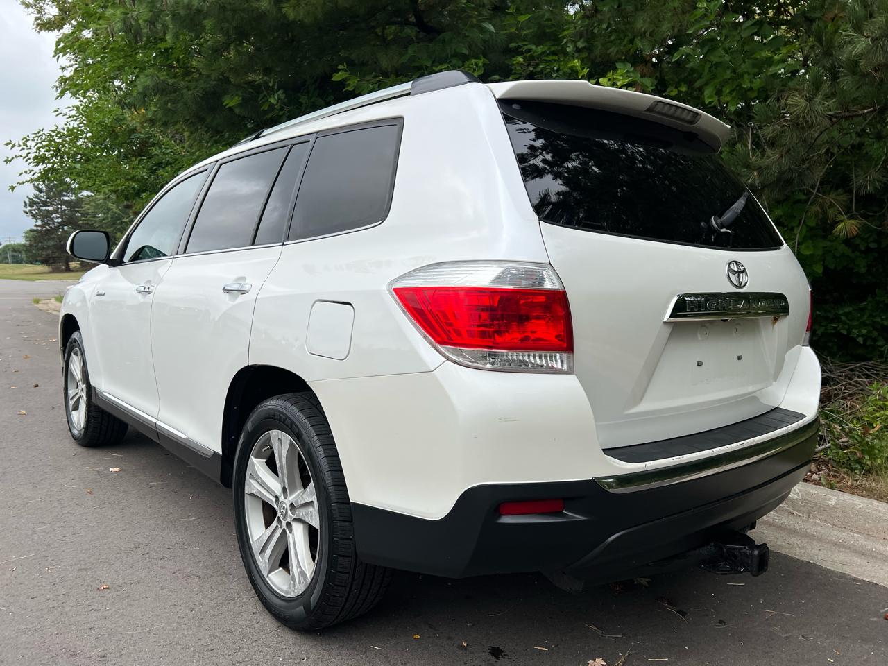 Toyota Highlander FWD 4dr V6 Limited (Natl) 2012