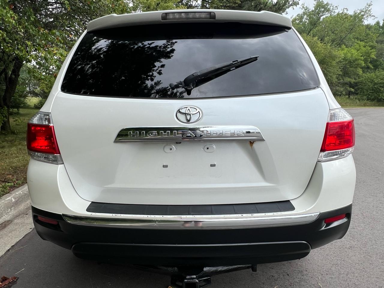 Toyota Highlander FWD 4dr V6 Limited (Natl) 2012