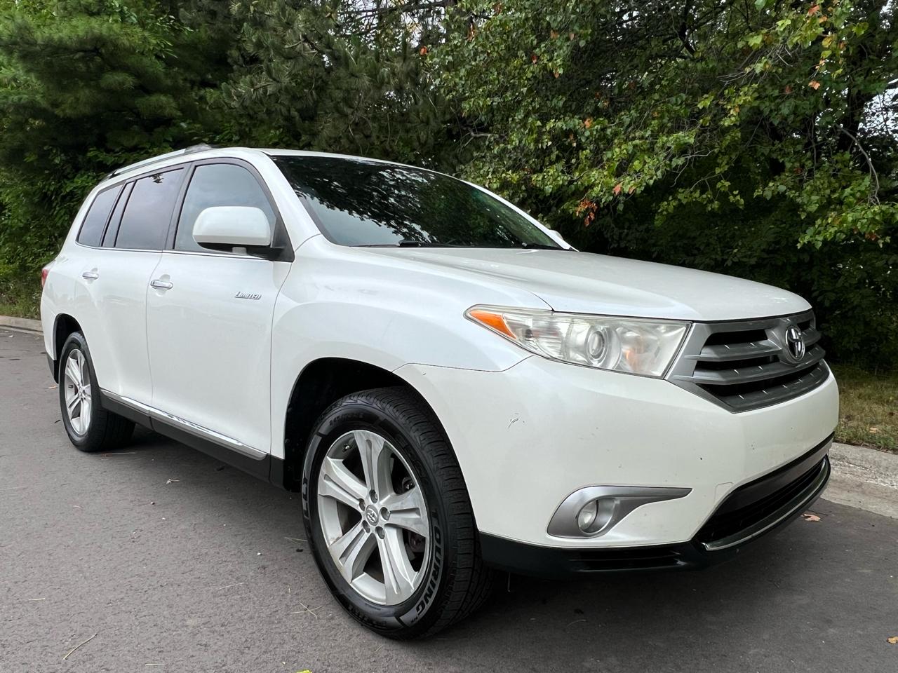 Toyota Highlander FWD 4dr V6 Limited (Natl) 2012