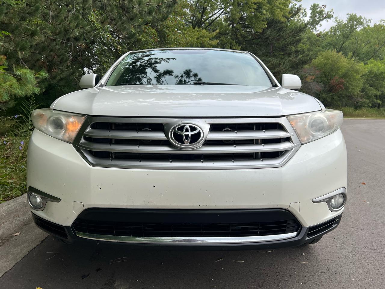 Toyota Highlander FWD 4dr V6 Limited (Natl) 2012