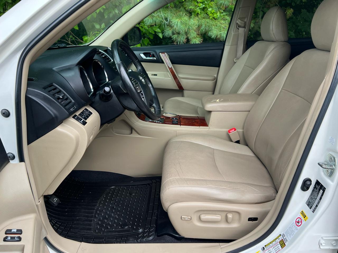 Toyota Highlander FWD 4dr V6 Limited (Natl) 2012