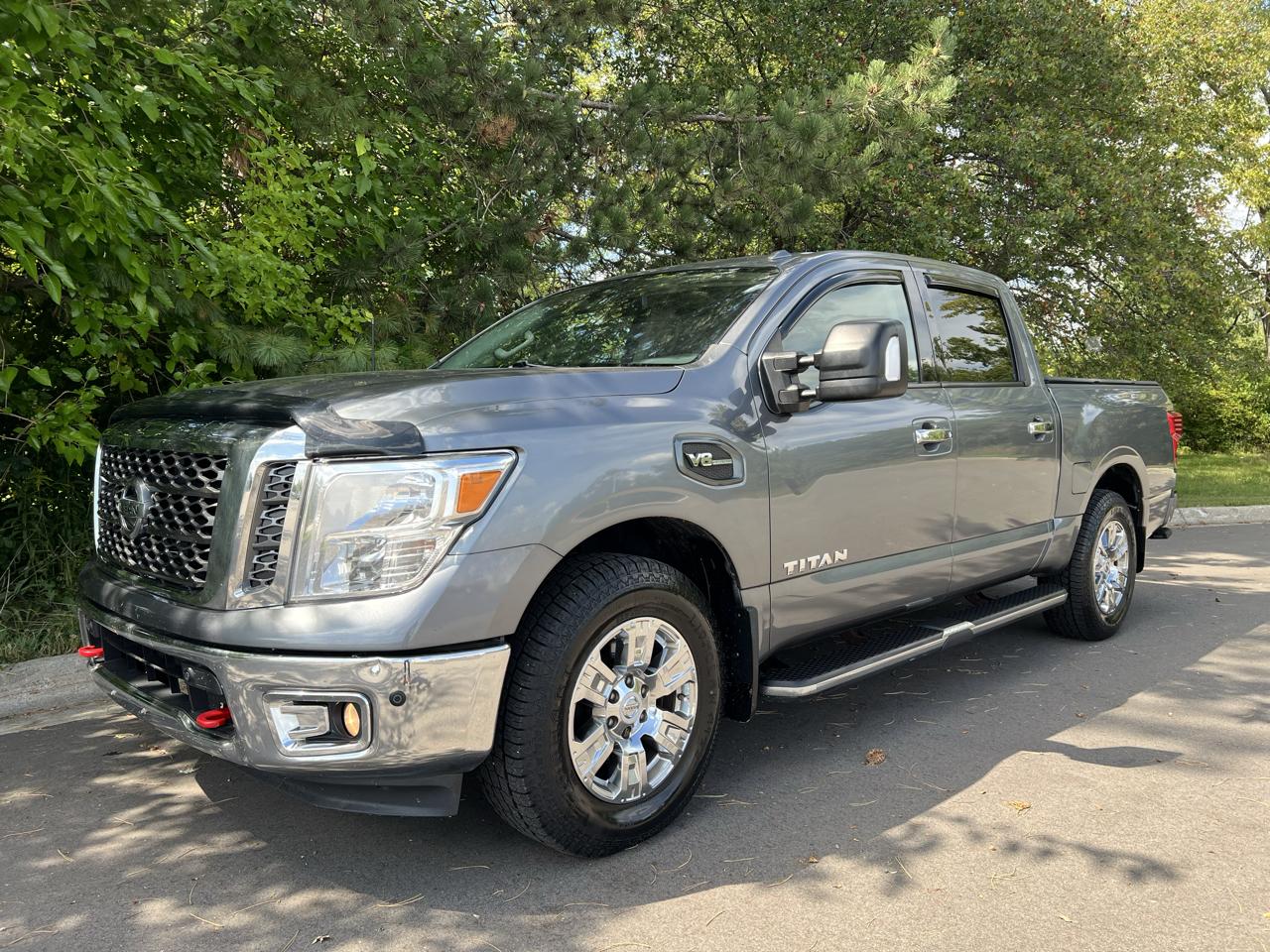 Nissan Titan SV Crew Cab 4WD 2017