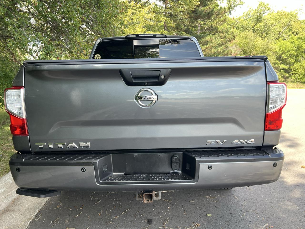 Nissan Titan SV Crew Cab 4WD 2017