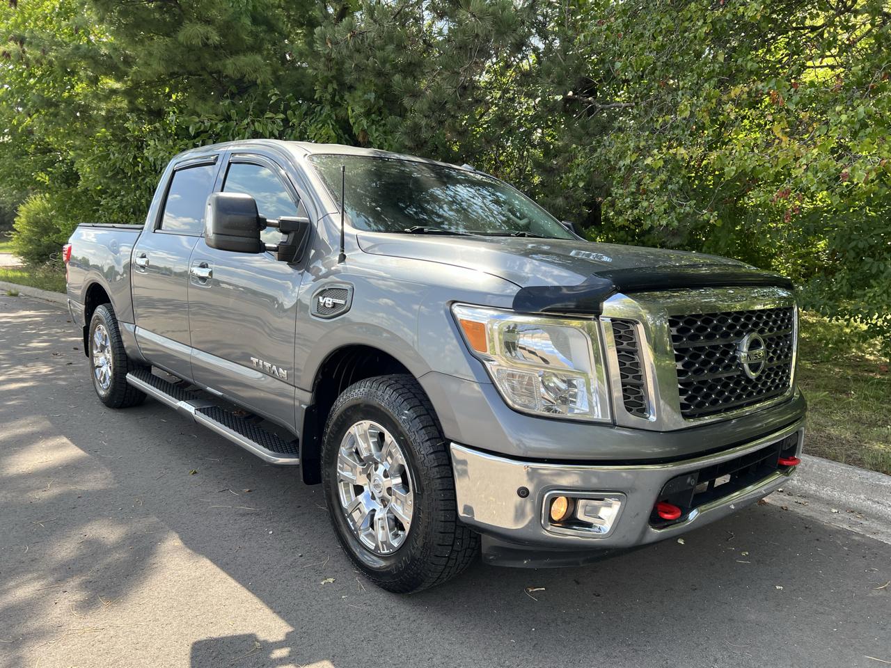 Nissan Titan SV Crew Cab 4WD 2017
