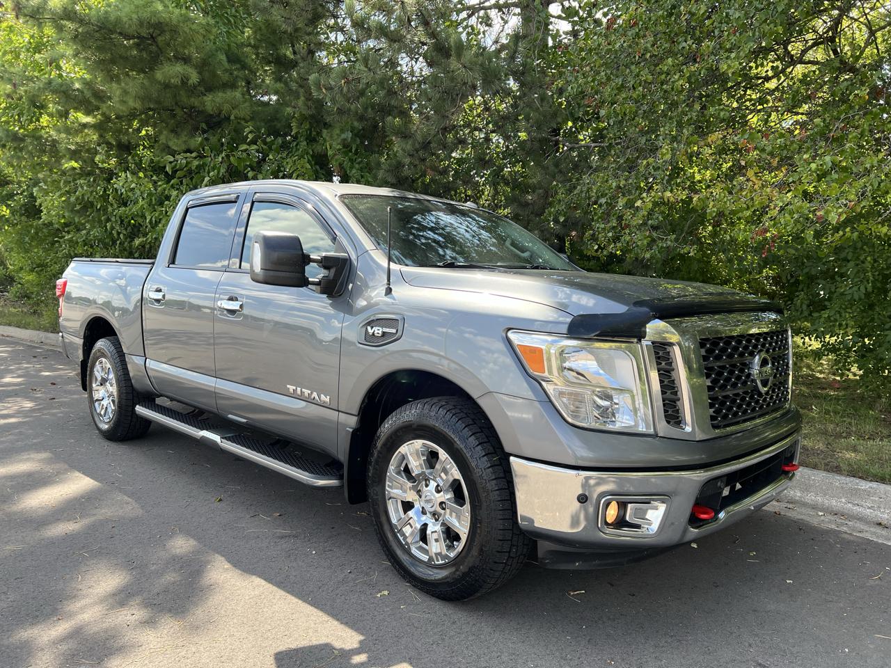 Nissan Titan SV Crew Cab 4WD 2017