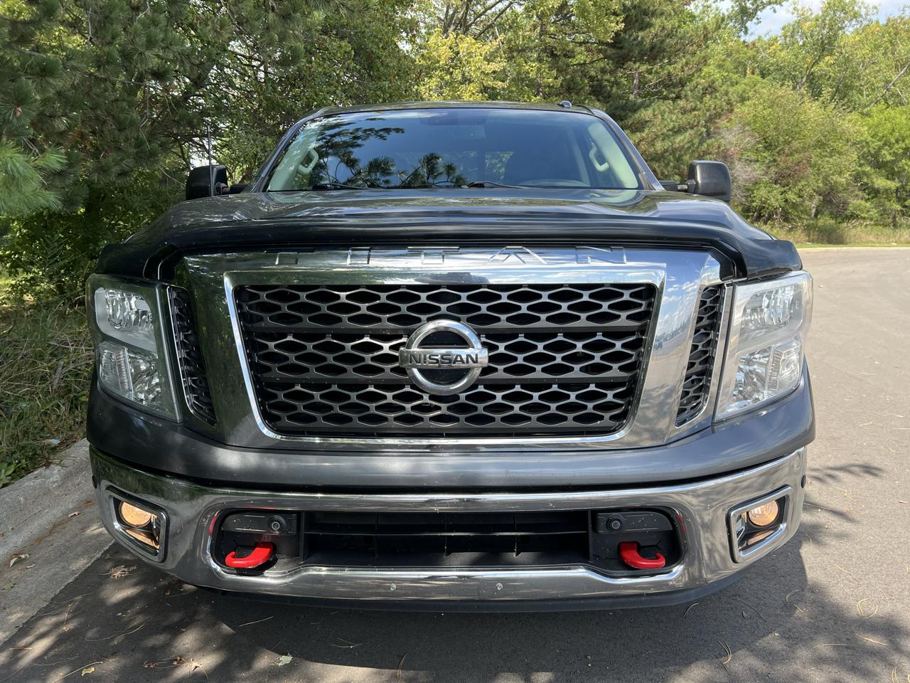 Nissan Titan SV Crew Cab 4WD 2017