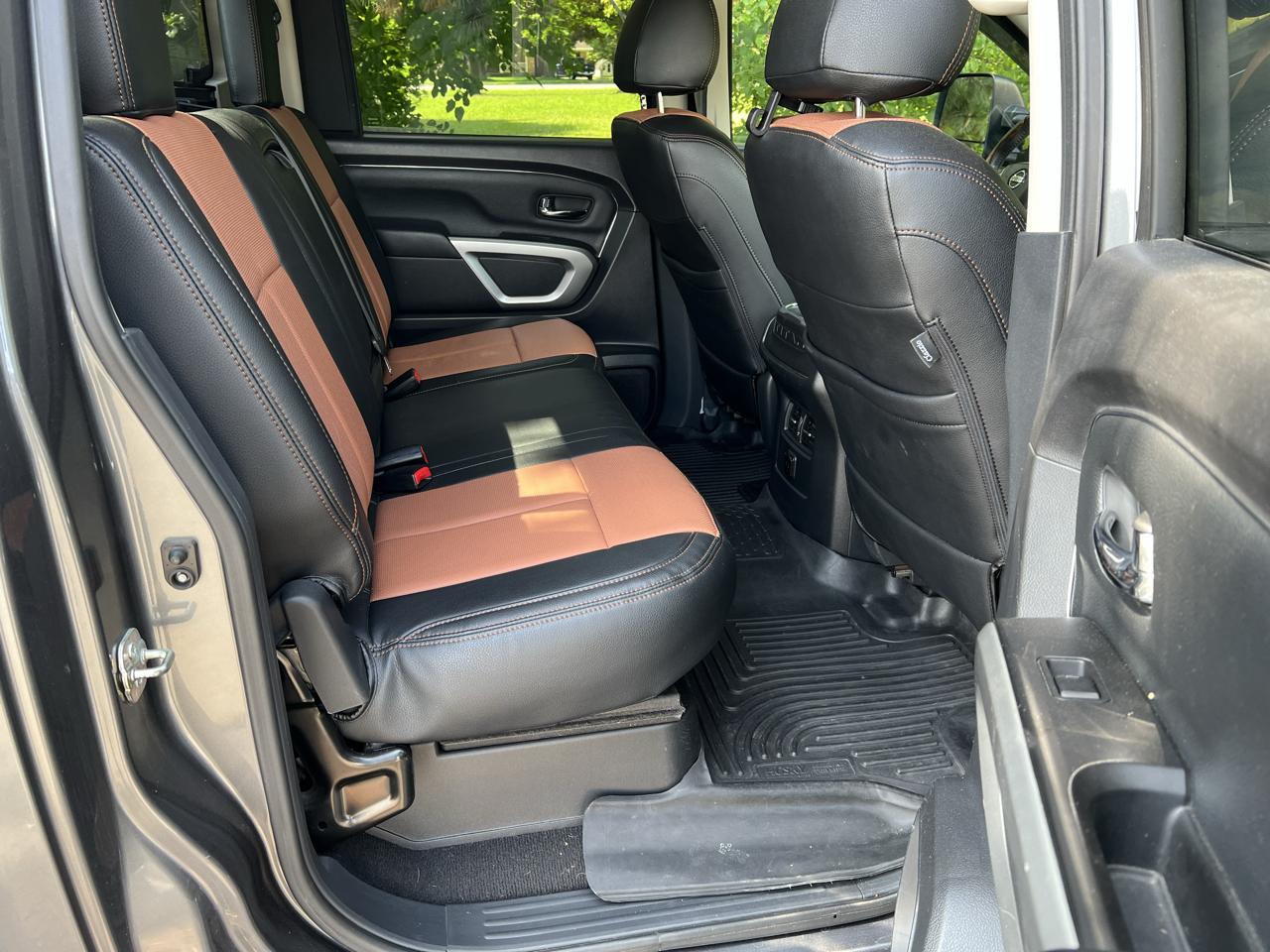 Nissan Titan SV Crew Cab 4WD 2017