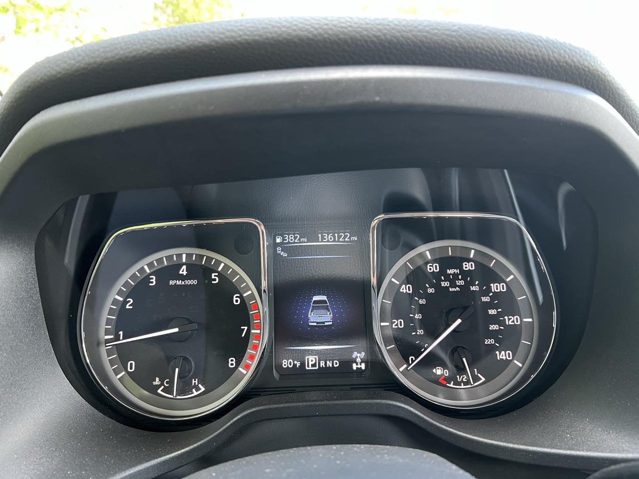 Nissan Titan SV Crew Cab 4WD 2017
