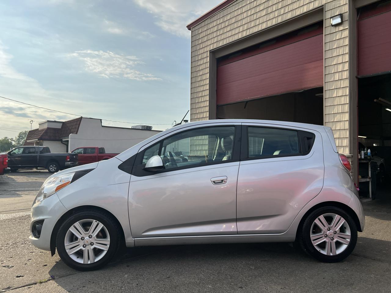 Chevrolet Spark 5dr HB Man LS 2015