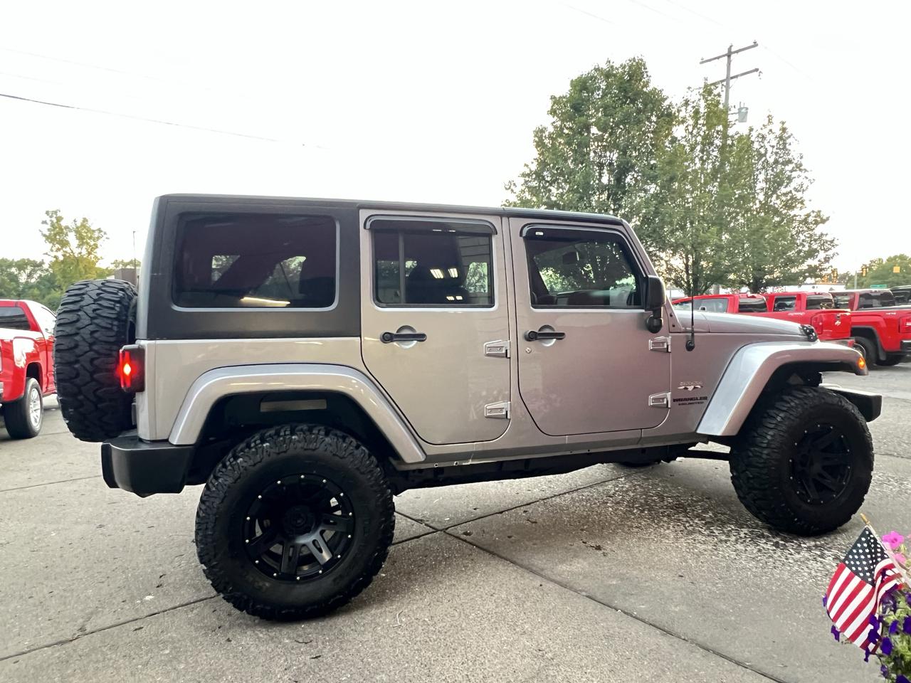 Jeep Wrangler Unlimited 4WD 4dr Sahara 2016