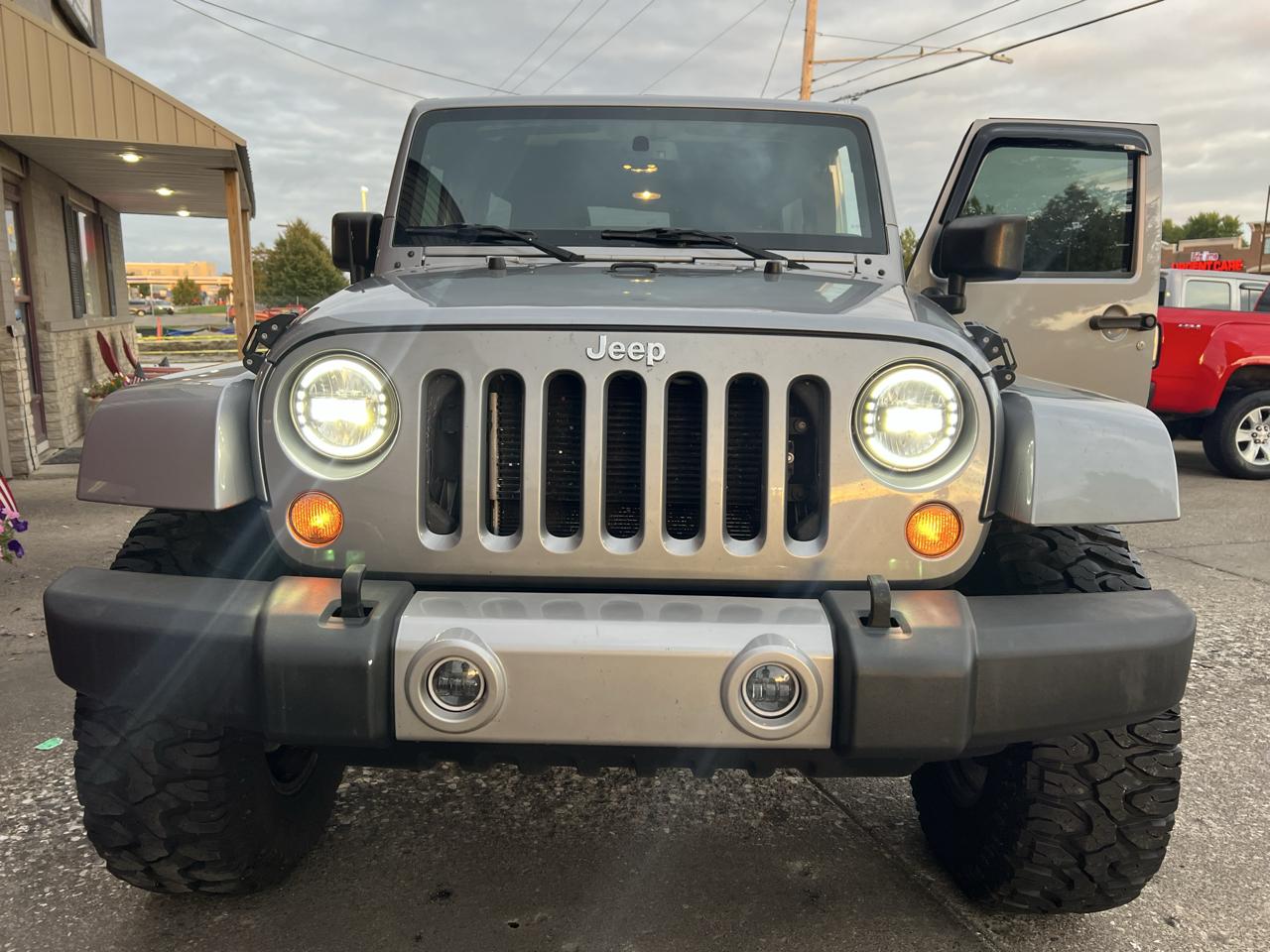 Jeep Wrangler Unlimited 4WD 4dr Sahara 2016