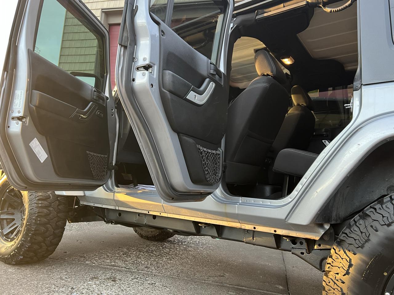Jeep Wrangler Unlimited 4WD 4dr Sahara 2016