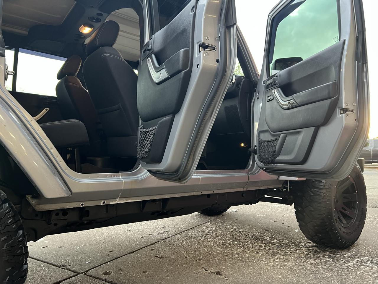 Jeep Wrangler Unlimited 4WD 4dr Sahara 2016