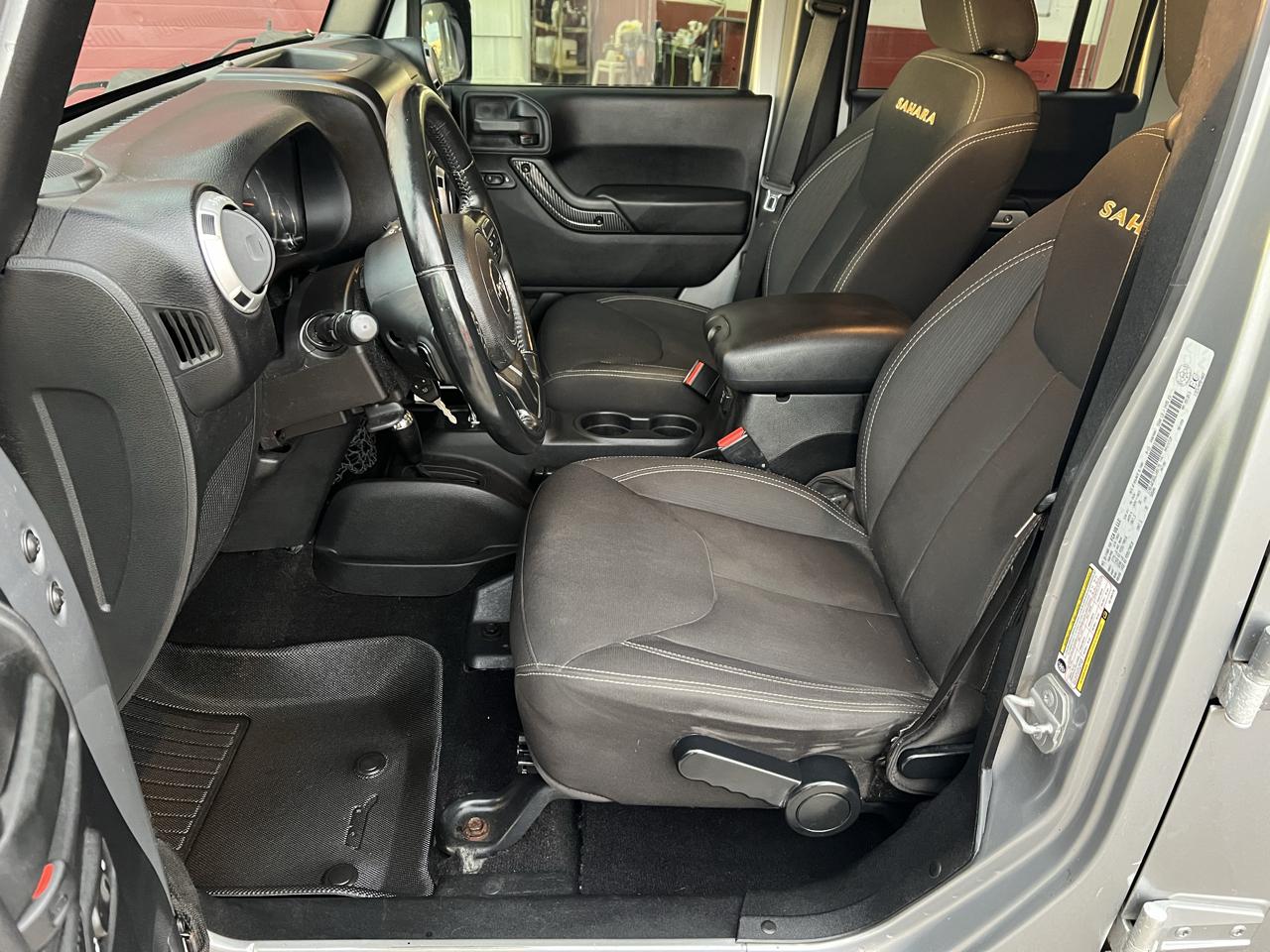 Jeep Wrangler Unlimited 4WD 4dr Sahara 2016