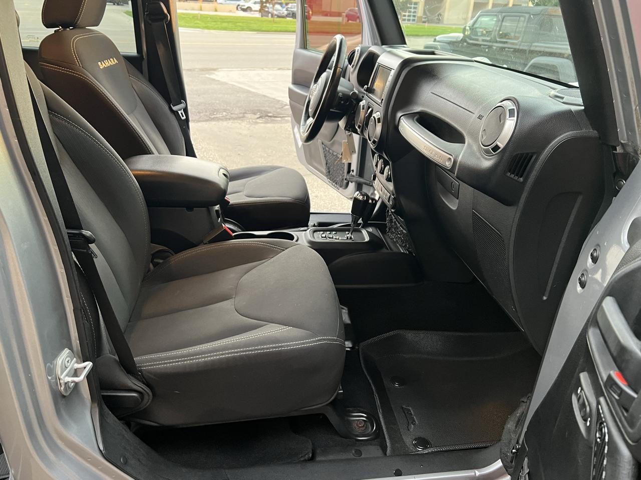 Jeep Wrangler Unlimited 4WD 4dr Sahara 2016