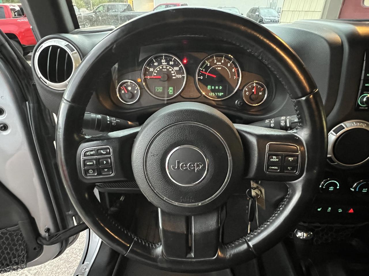 Jeep Wrangler Unlimited 4WD 4dr Sahara 2016