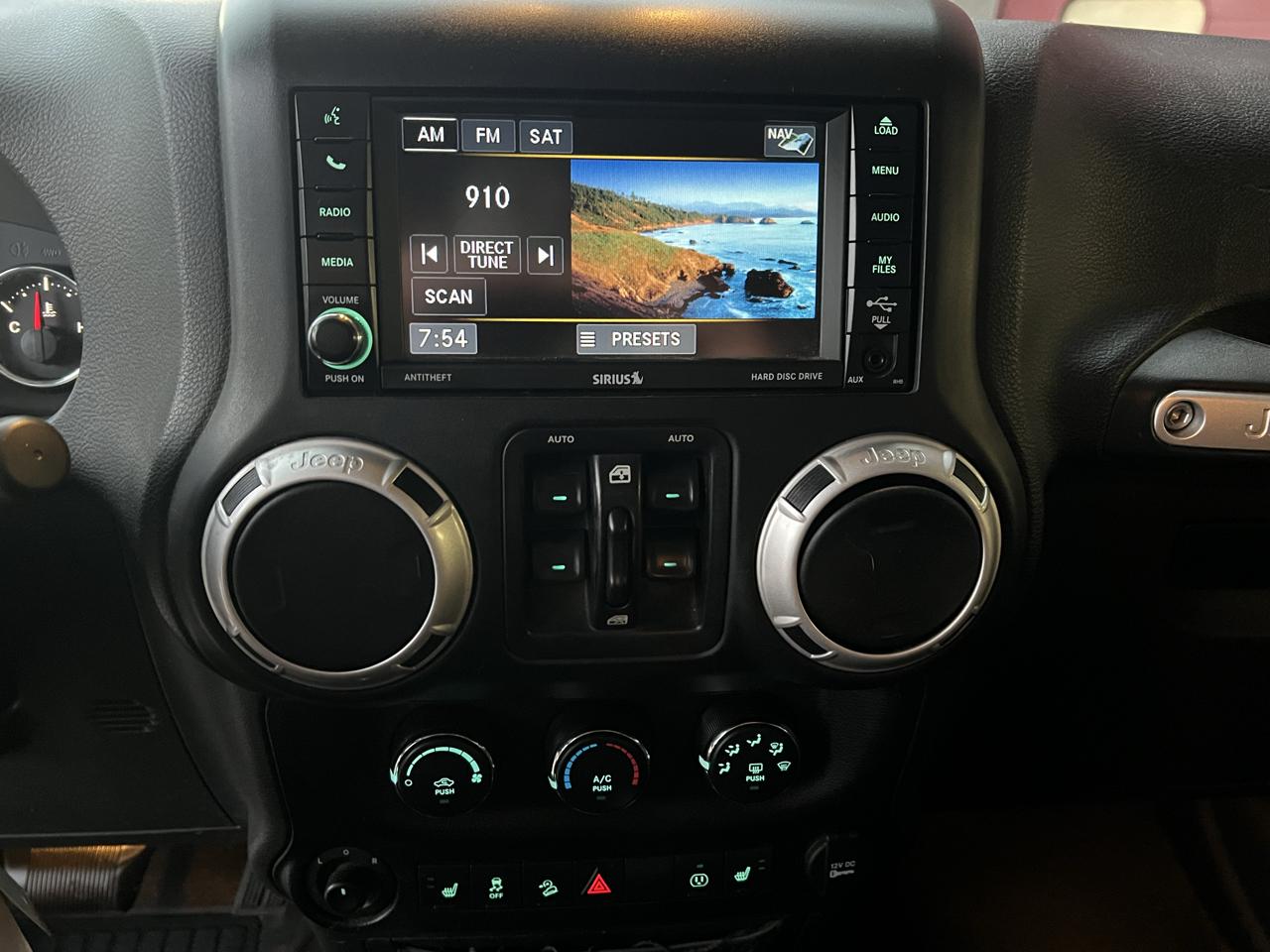 Jeep Wrangler Unlimited 4WD 4dr Sahara 2016