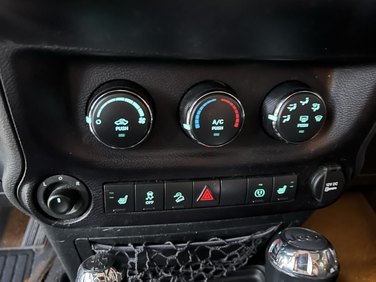 Jeep Wrangler Unlimited 4WD 4dr Sahara 2016