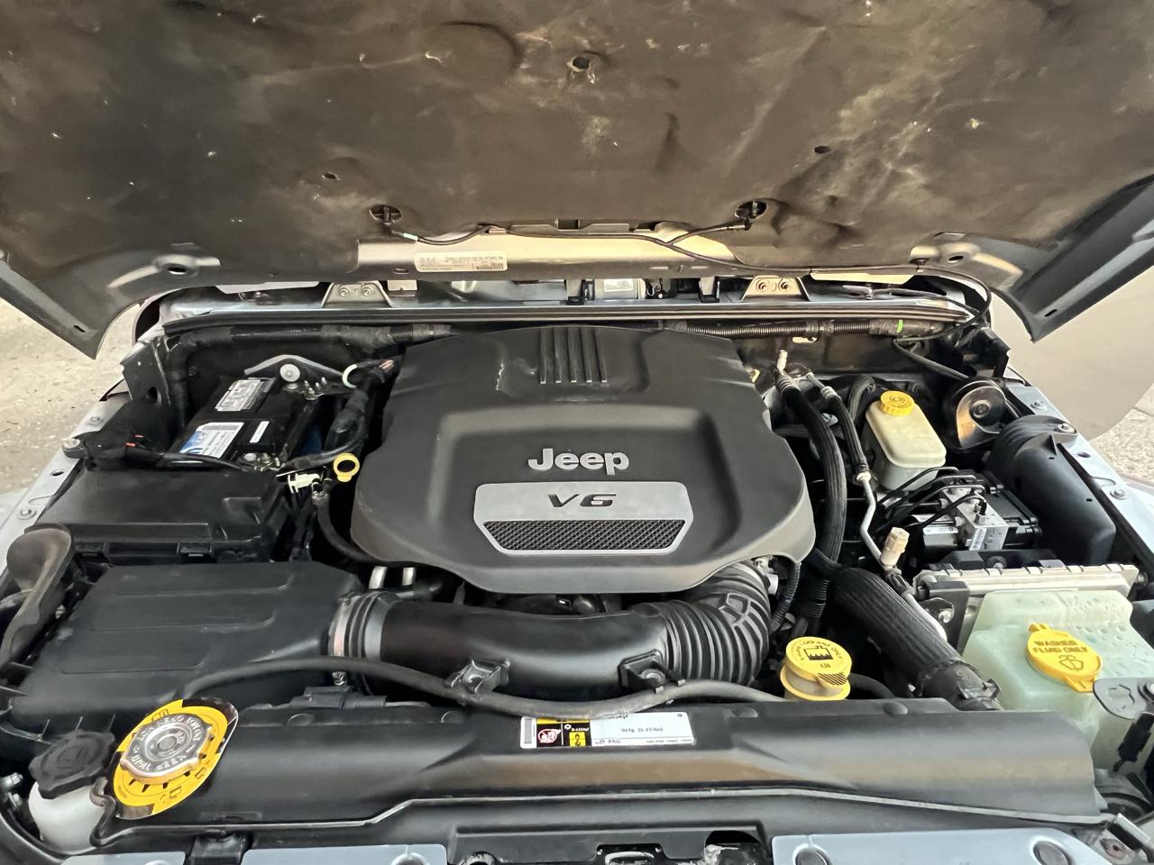 Jeep Wrangler Unlimited 4WD 4dr Sahara 2016