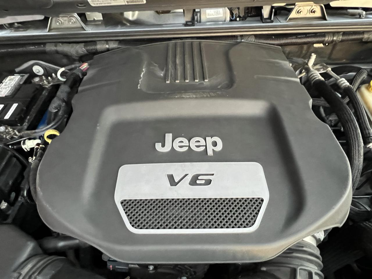Jeep Wrangler Unlimited 4WD 4dr Sahara 2016