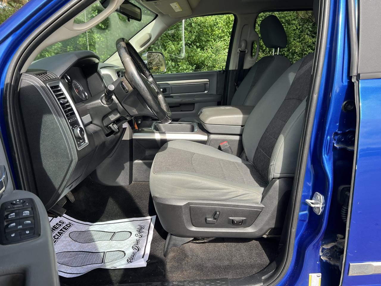RAM 1500 Big Horn 4x4 Crew Cab 6'4" Box 2018