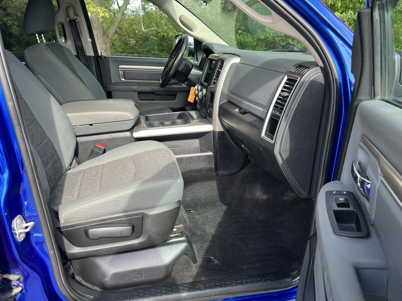 RAM 1500 Big Horn 4x4 Crew Cab 6'4" Box 2018