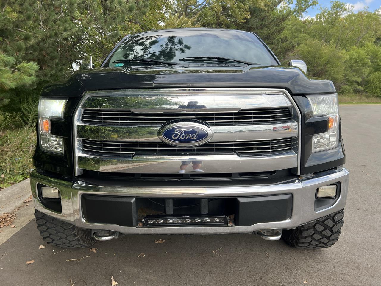 Ford F-150 4WD SuperCrew 145" Lariat 2017
