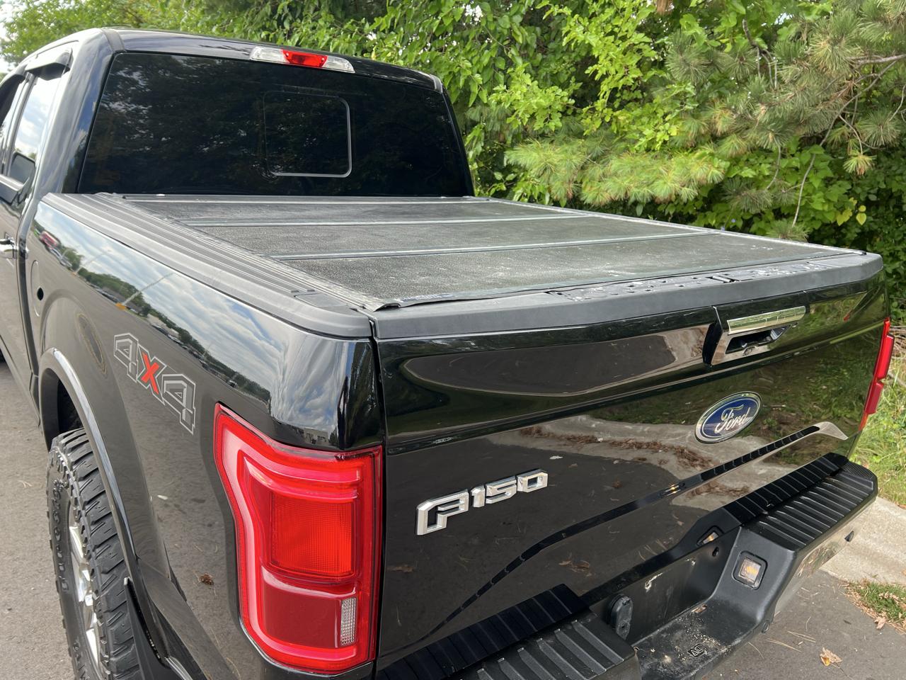 Ford F-150 4WD SuperCrew 145" Lariat 2017