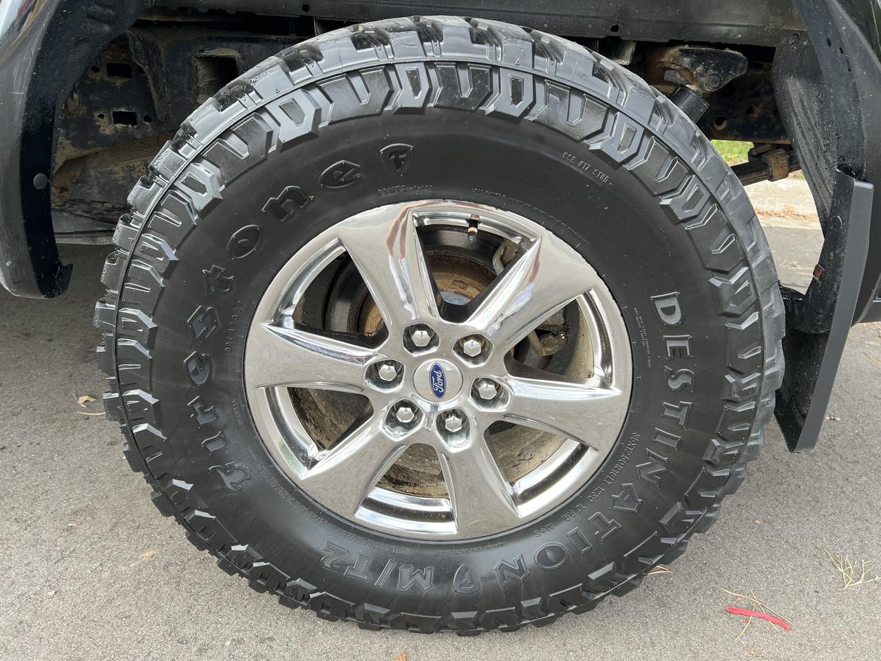 Ford F-150 4WD SuperCrew 145" Lariat 2017
