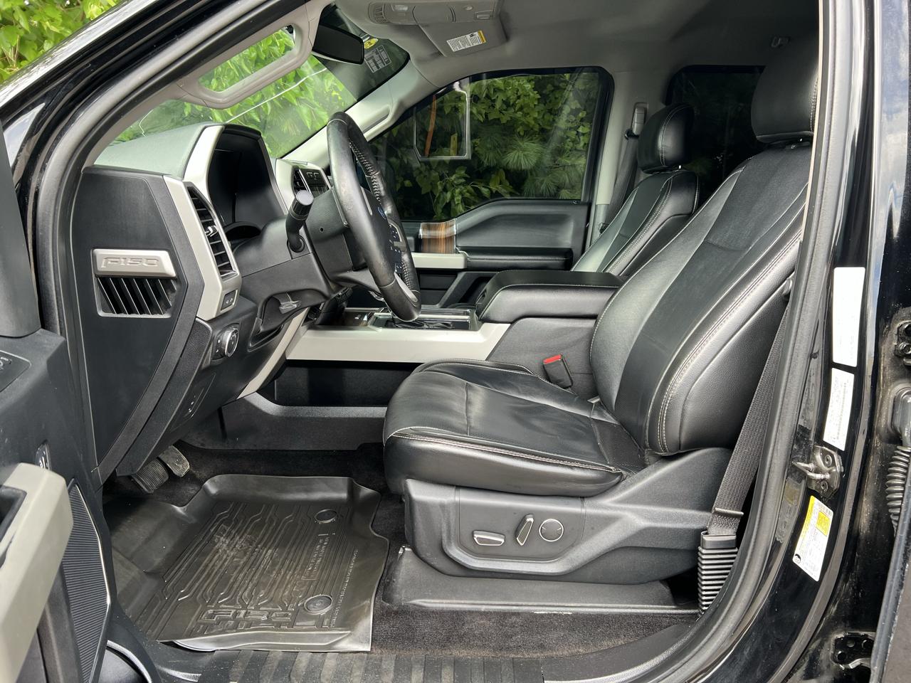 Ford F-150 4WD SuperCrew 145" Lariat 2017