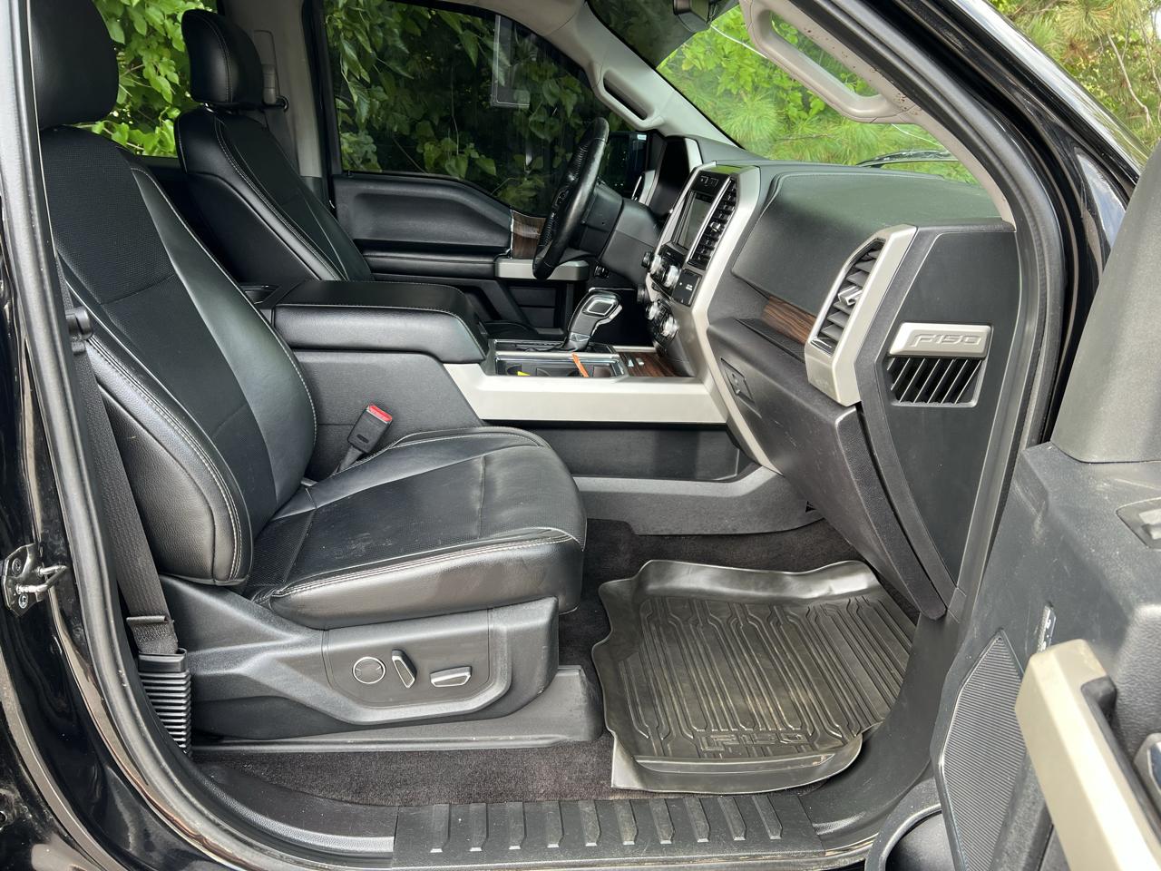 Ford F-150 4WD SuperCrew 145" Lariat 2017