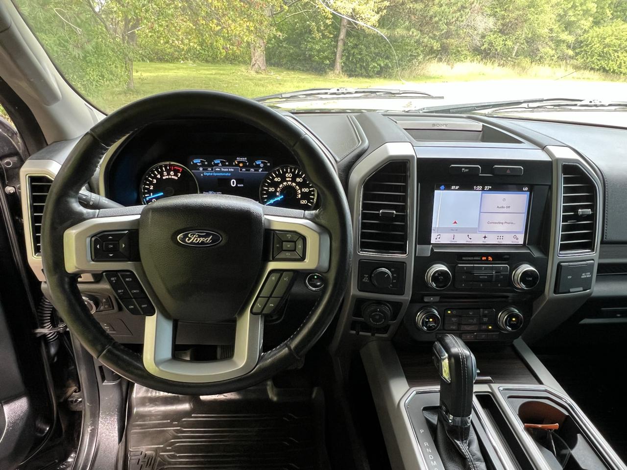 Ford F-150 4WD SuperCrew 145" Lariat 2017