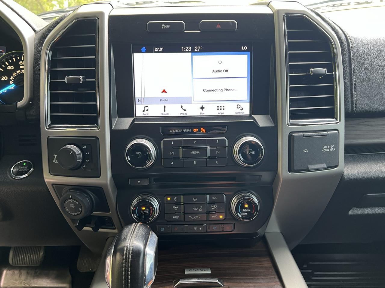 Ford F-150 4WD SuperCrew 145" Lariat 2017