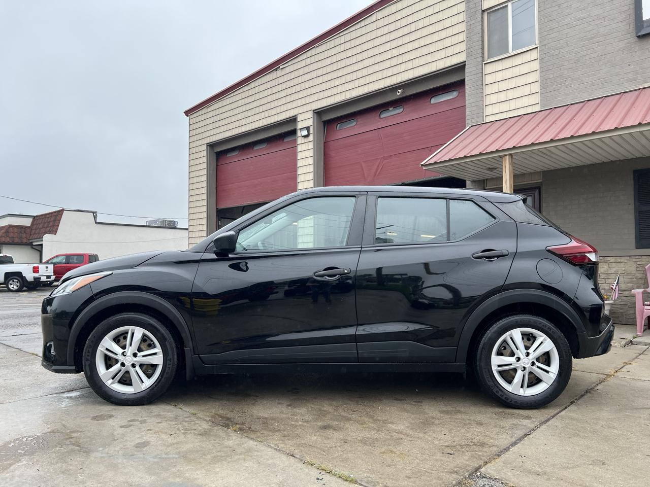 Nissan Kicks S FWD 2023